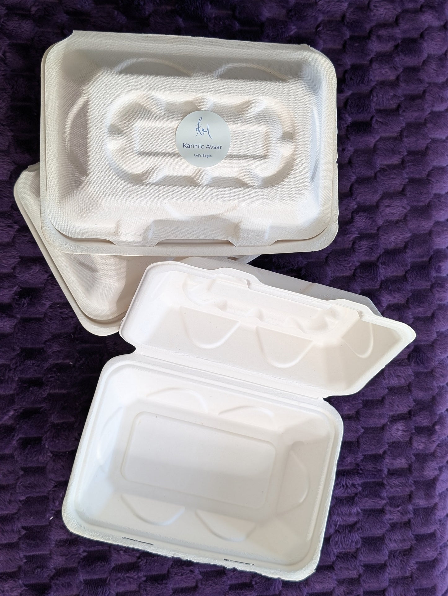 Karmic Clamshells – Compostable Sugarcane Takeout Containers 9" x 6" x 3"